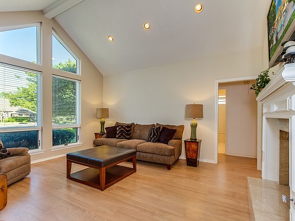 4th image of 3725 Cromwell Ct