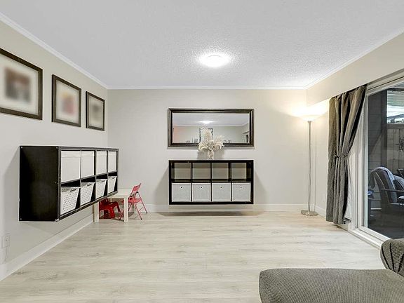 4th image of 20941 Camwood Ave #6