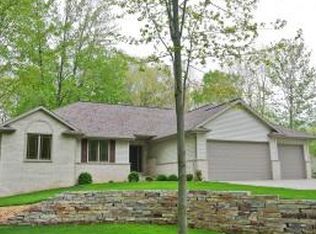 3388 Rose Haven Trl, Suamico, WI 54313
