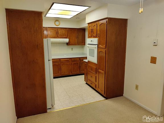5th image of 439 Newport Way #N