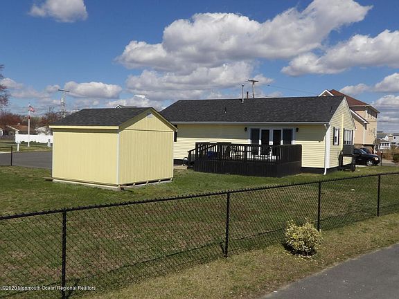 2nd image of 3135 Veeder Ave