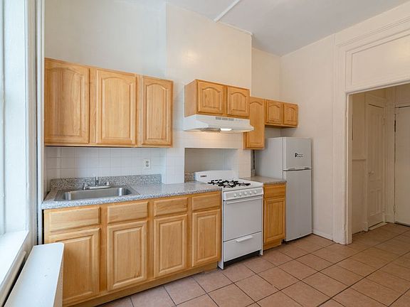 3rd image of 718 2nd Ave APT 6