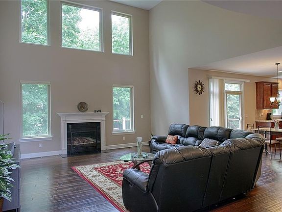 5th image of 20915 Normandy Ct