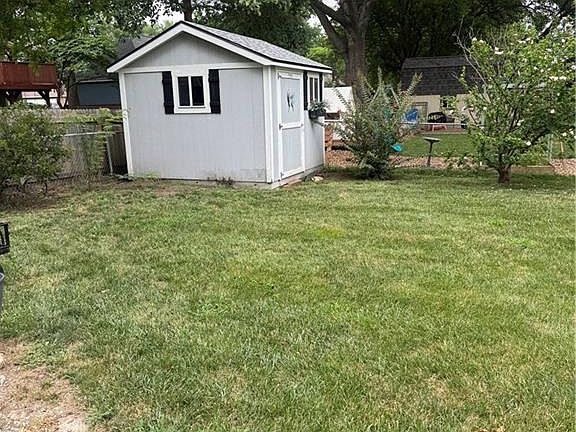 5th image of 304 SE Colony Dr
