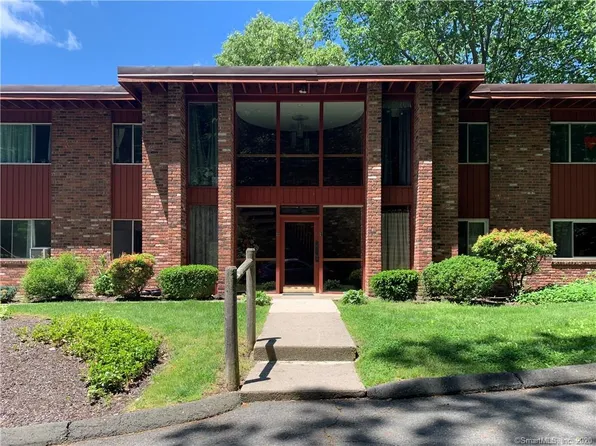 126 Sherman Hill Rd APT B3, Woodbury, CT 06798