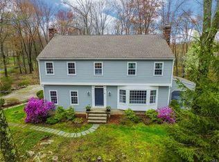 6 Cannon Dr, Newtown, CT 06470