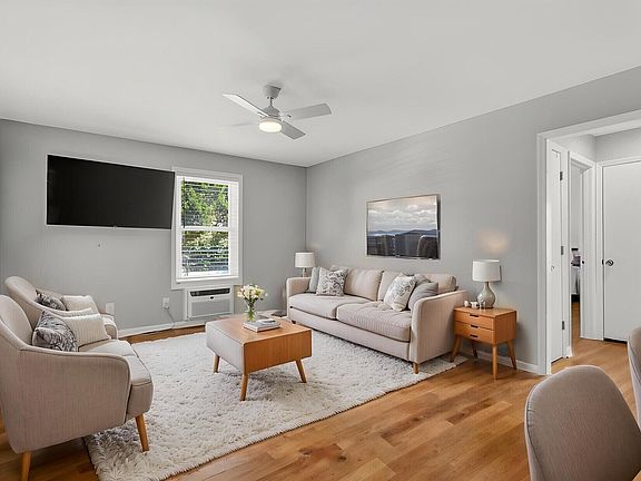 4th image of 2057 Middle St APT 10