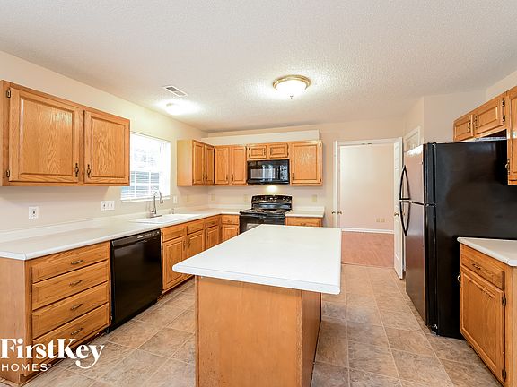 5th image of 629 Nova Ave
