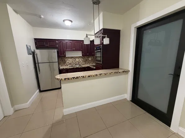 710 NE 122nd St APT 4, Miami, FL 33161