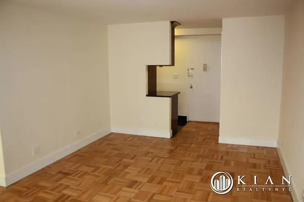 Rented by Kian Realty | media 9