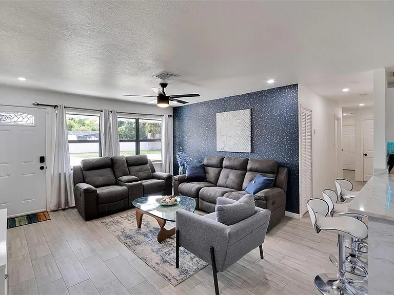 4731 W Montgomery Ave — Photo 4