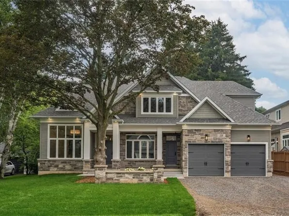 150 Saint Margarets Rd, Hamilton, ON L9G 2L2