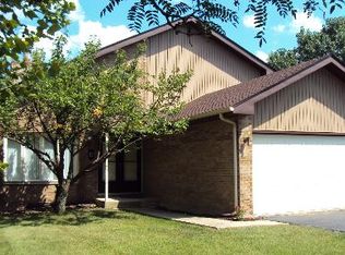 71 W Peiffer Ave, Lemont, IL 60439