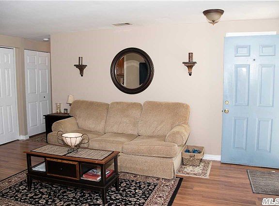 4th image of 22 Birchwood Dr