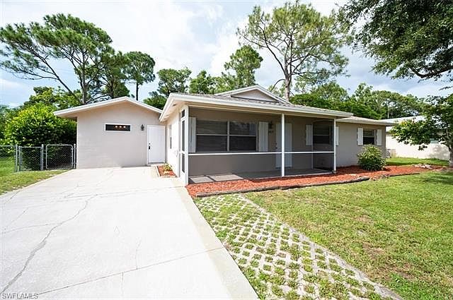 1st image of 2925 Poinciana Dr