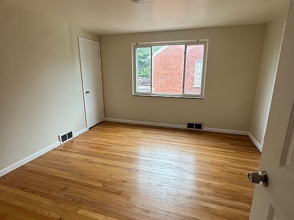 5th image of 4670 Roemer St