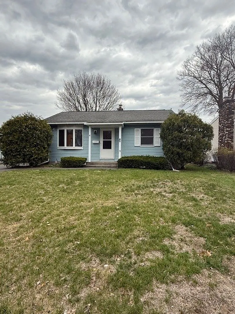 Building Photo - 41 Oakwood Dr