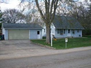 1025 W Center St, Oronoco, MN 55960