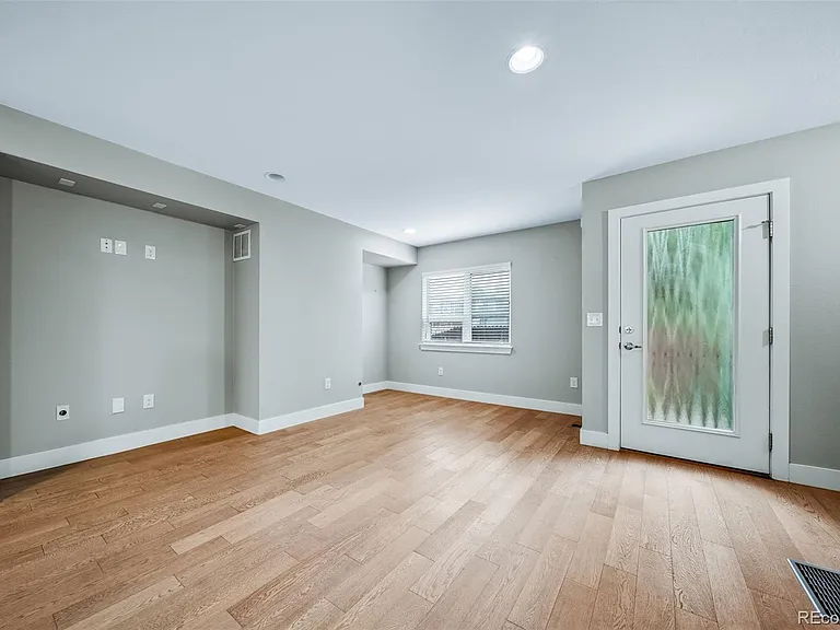 435 S Forest St #6 — Photo 10
