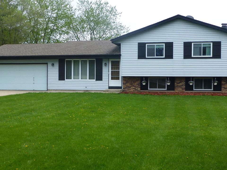 1st image of 36721 Meadow Dr