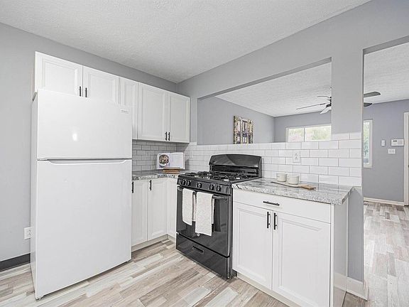 5th image of 2339 Edenburgh Dr S