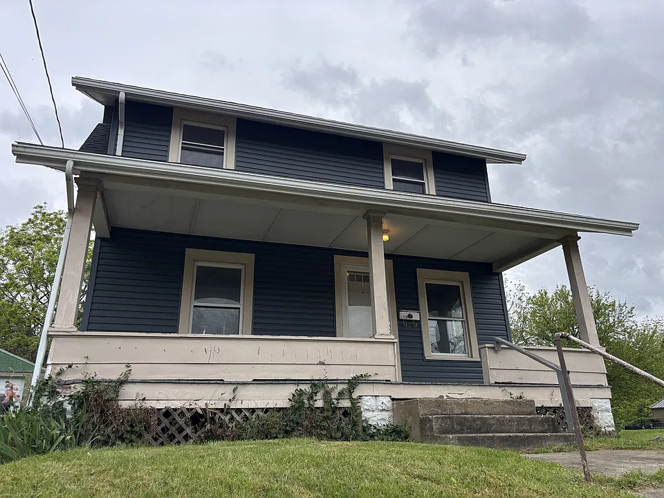 1713 Regal Ave NE