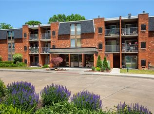 4183 Columbia Rd APT 301, North Olmsted, OH 44070