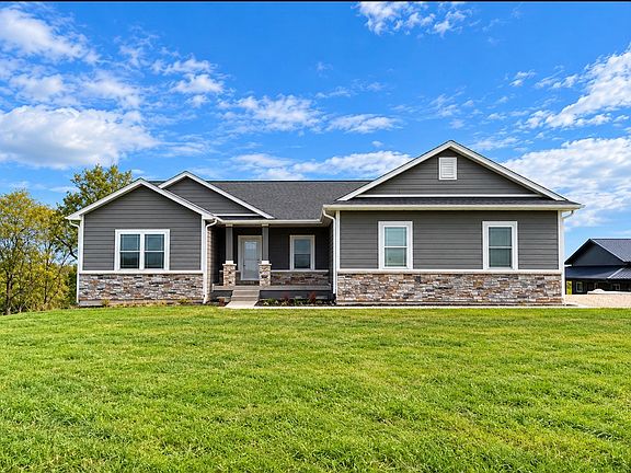 2nd image of 1071 SE Camp Dr