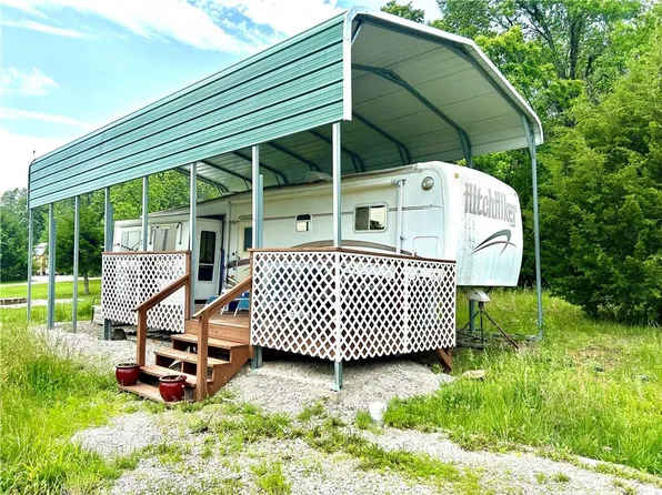 5 Hemlock Dr, Linn Valley, KS 66040