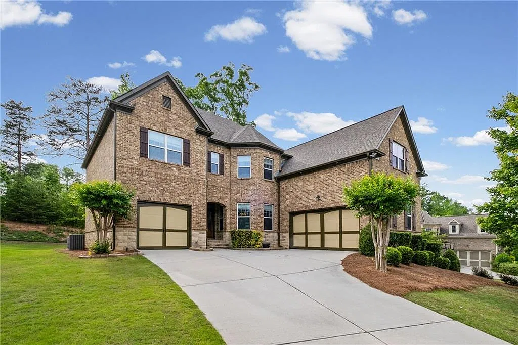 5 bed, 4.0 bath, 4438 sqft, $5,300 — Photo 1