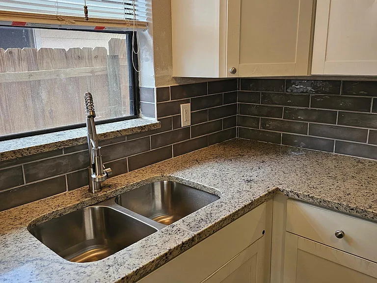 1273 Union St — Photo 27