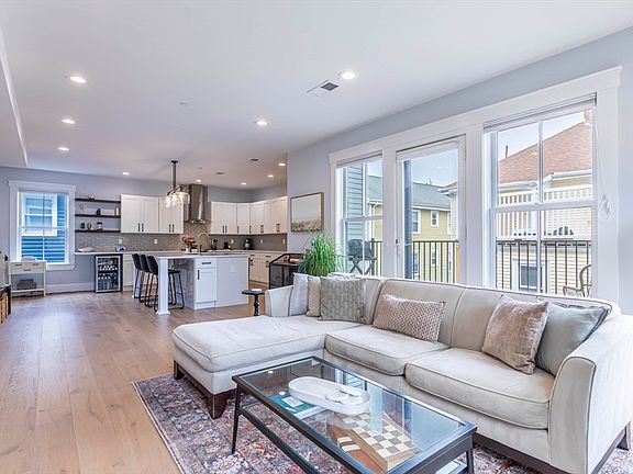 3rd image of 66 Fawndale Rd #3