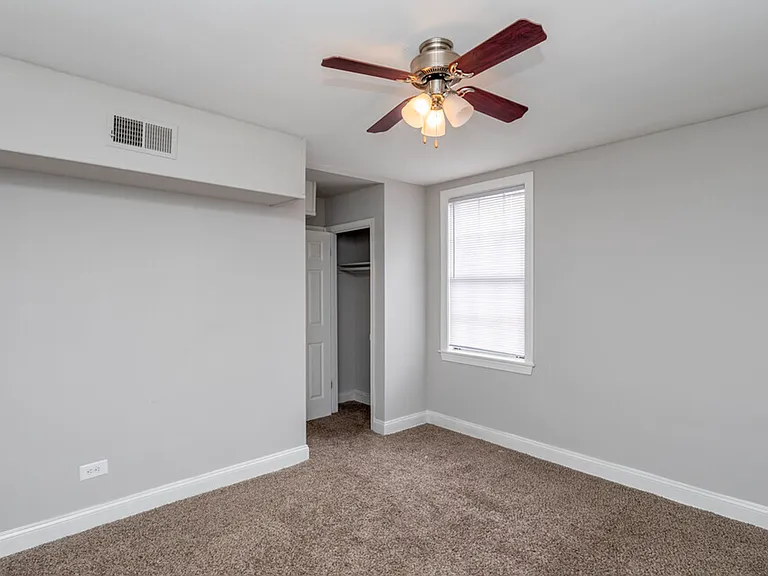 Oaklee Village Apartments — Photo 6