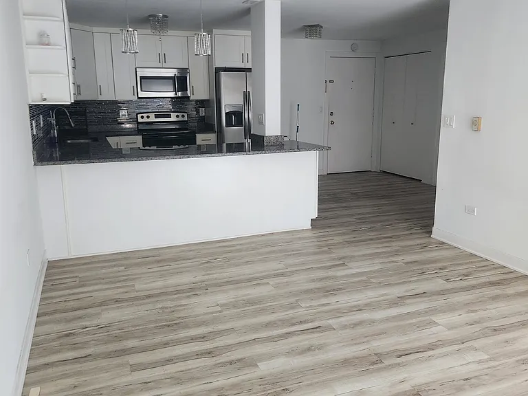 2317 N Neva Ave #304A — Photo 9