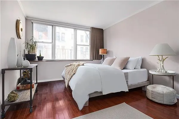 Sold by Poljan Properties Inc. | media 8