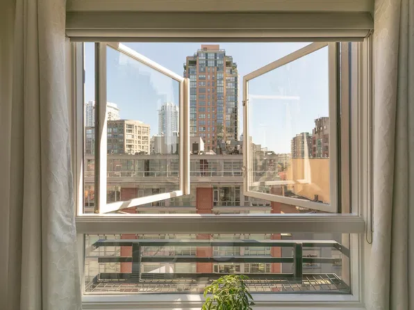 1216 Homer St #512, Vancouver, BC V6B 6K5