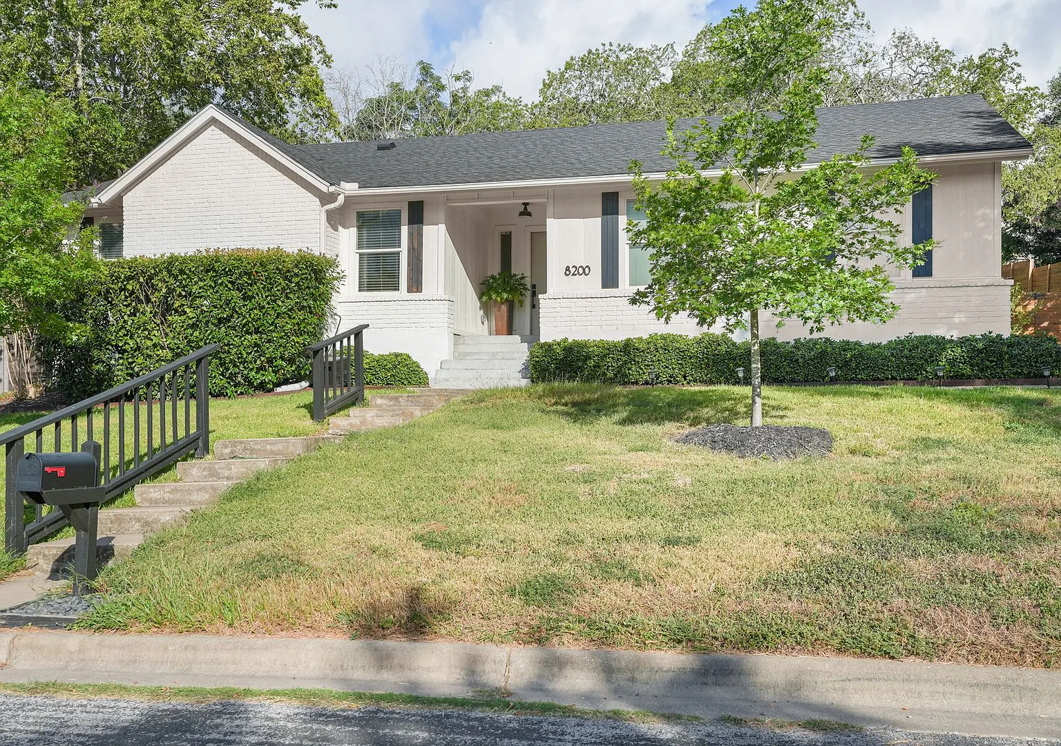 8200 Dunn St, Austin, Texas 78745 — Photo 2