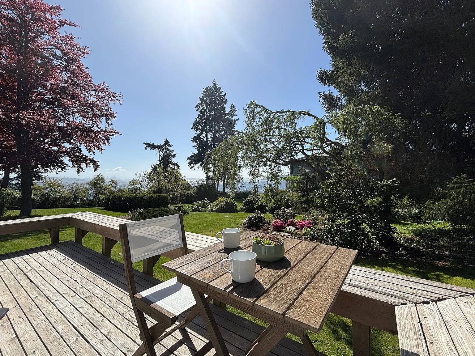 NE Beach Crest Dr, Bainbridge Island — Photo 2