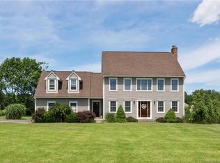 141 Meadow Ridge Dr, Lebanon, CT 06249