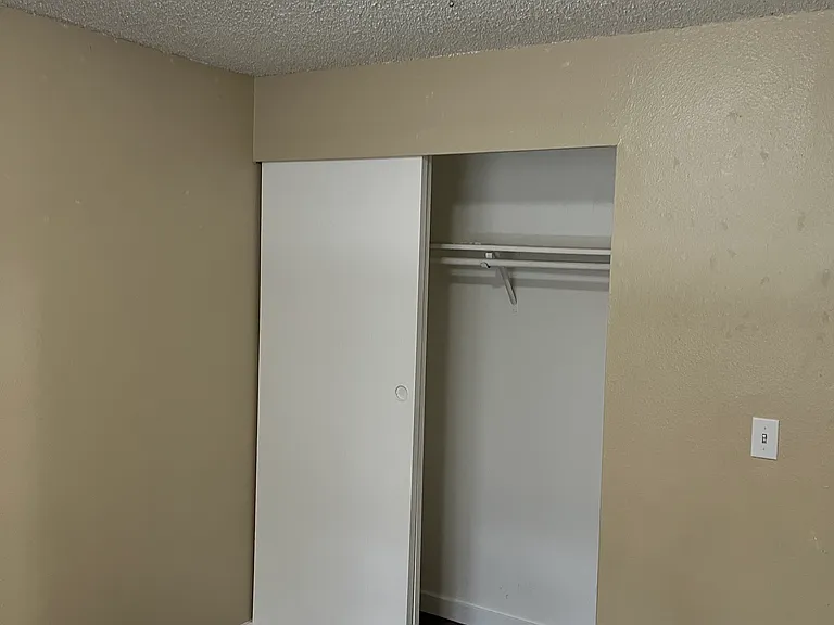 550 SE Cedar St — Photo 9