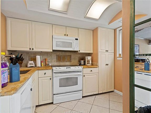 5th image of 9 Tanglewood Dr APT 1002
