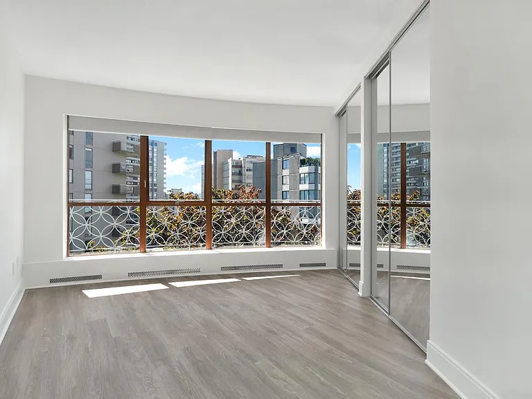 2190 Bellevue Ave — Photo 9