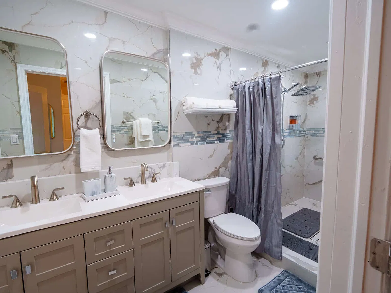 3 bed, 1700 sqft, $4,599 — Photo 4