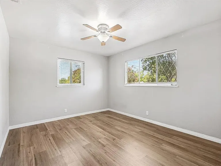 817 Oakland Ave — Photo 6