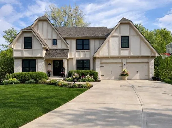 12200 Connell Dr, Overland Park, KS 66213