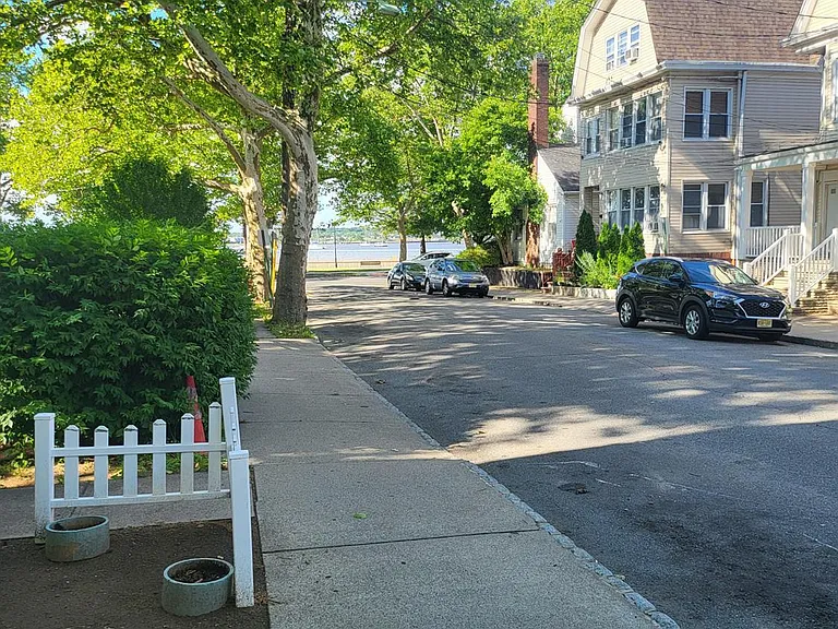 54 State St — Photo 19