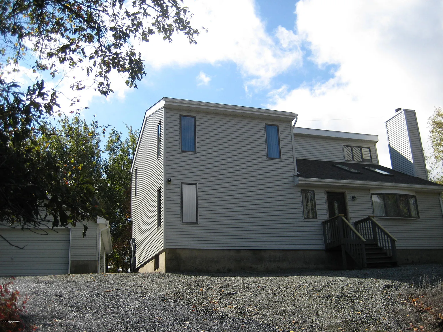241 Lookout Dr photo 1