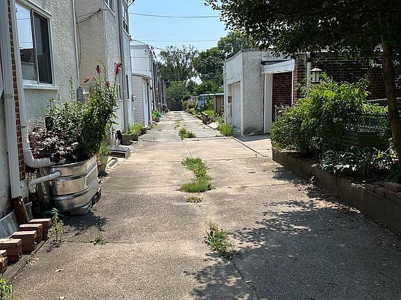 3rd image of 3323 Tilden St