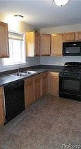5th image of 2270 Hamata St
