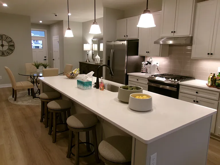 214 Dana Dr — Photo 3